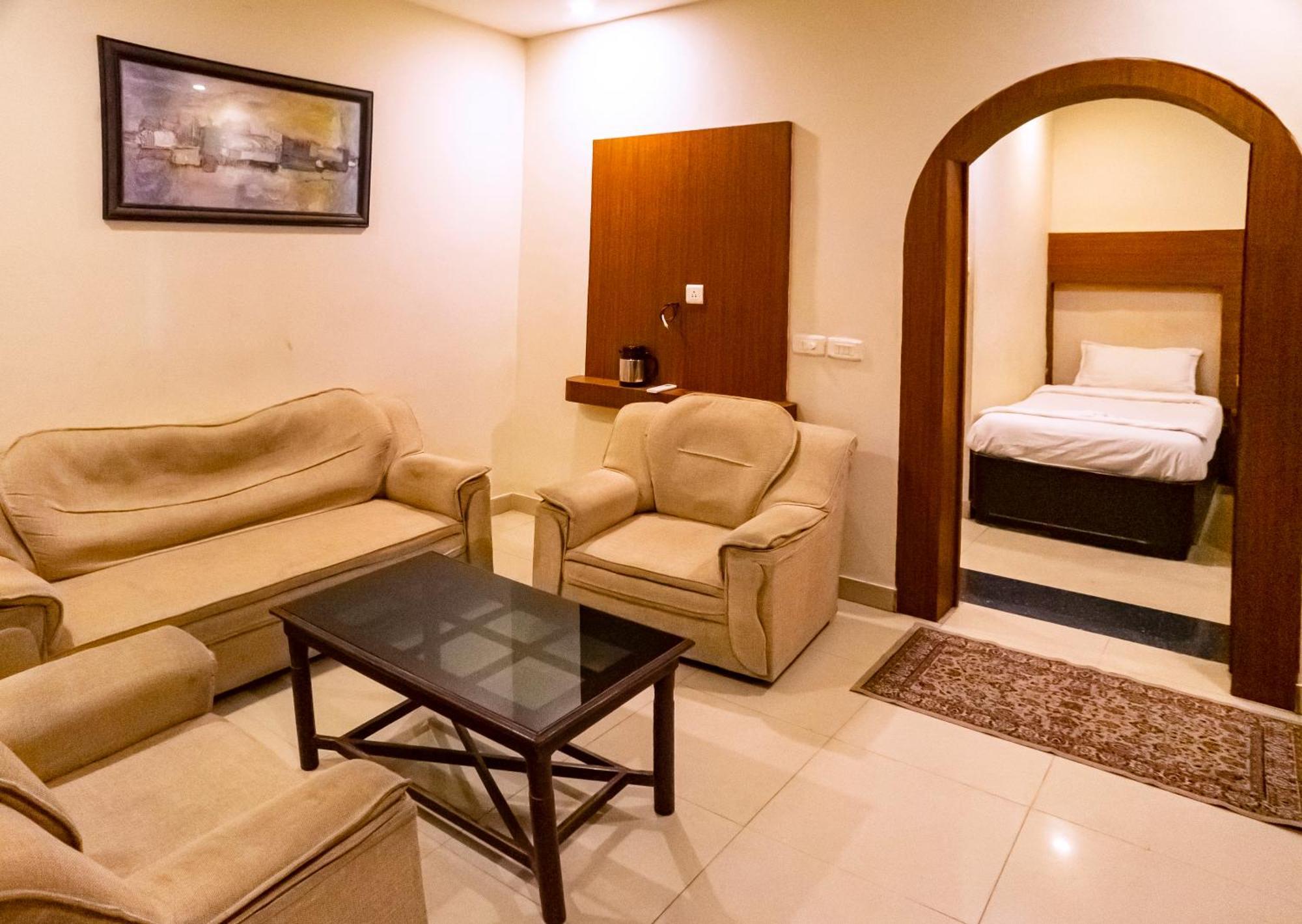 Hotel Sebaa Palace Kanyakumari Buitenkant foto